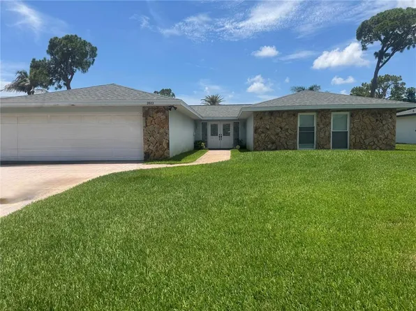 2022 Tanglewood Dr NE, Saint Petersburg, FL 33702