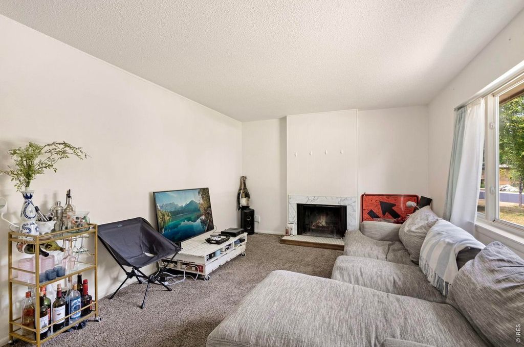 1201 S Bryan Ave