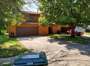 1701 Willow Ct, Urbana, IL 61801