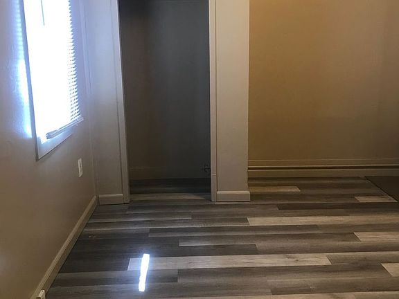 3rd image of 223 S 28th St #221