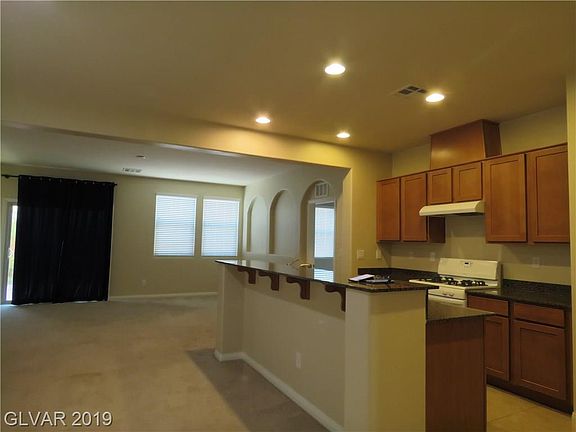 3rd image of 262 Garden Trellis Ct