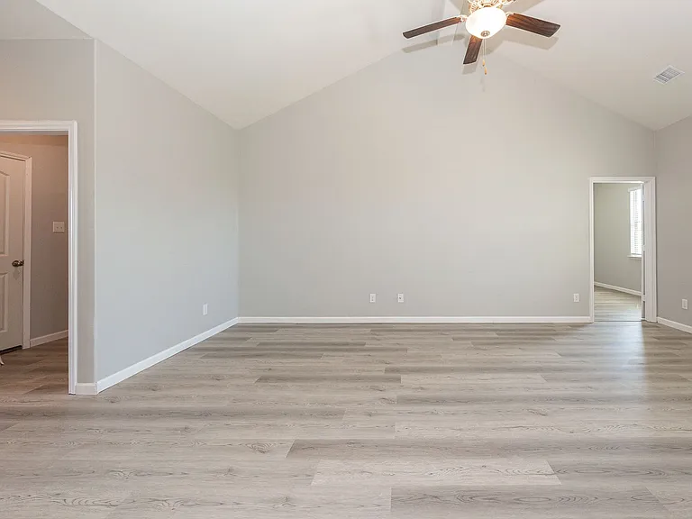 208 Harvey St — Photo 24