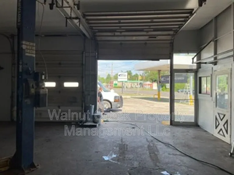6015 Lake Ave #SUTTON STATION FORMA — Photo 9