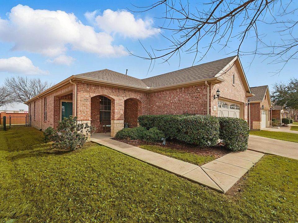 1st image of 316 Cascata Dr
