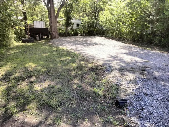 14 Beach Craft Dr, Linn Valley, KS 66040