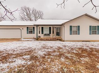 26100 Stereo Rd, Richland, MO 65556