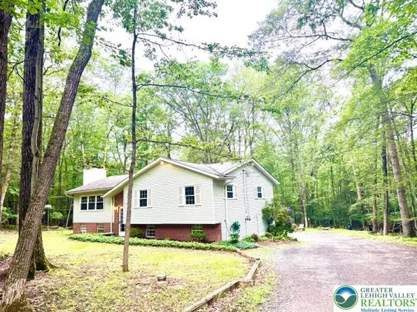 112 Sugar Hill Rd, Saylorsburg, PA 18353
