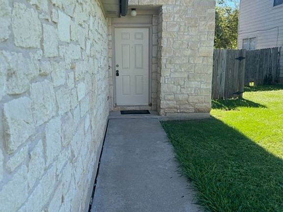 2nd image of 1017 Christopher Ave #913-B