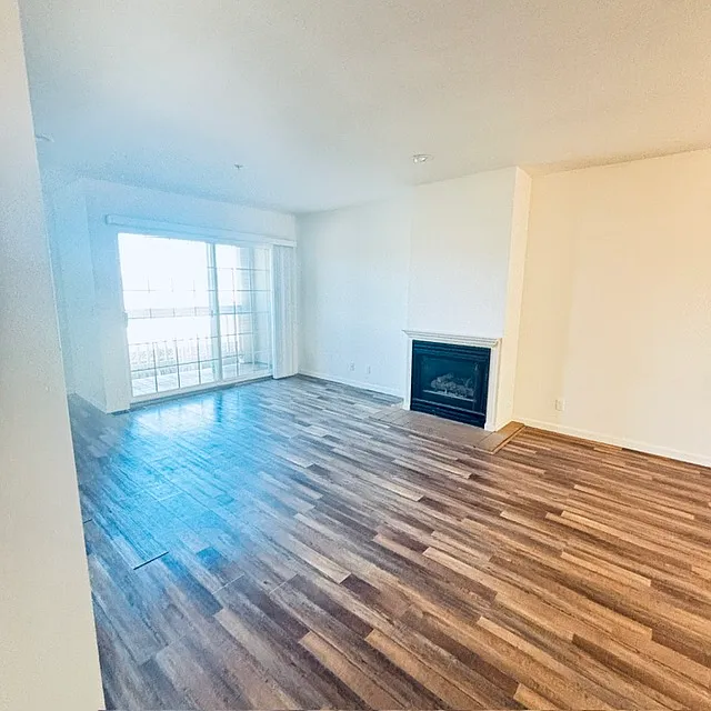 2 bed, 1005 sqft, $3,800 — Photo 4