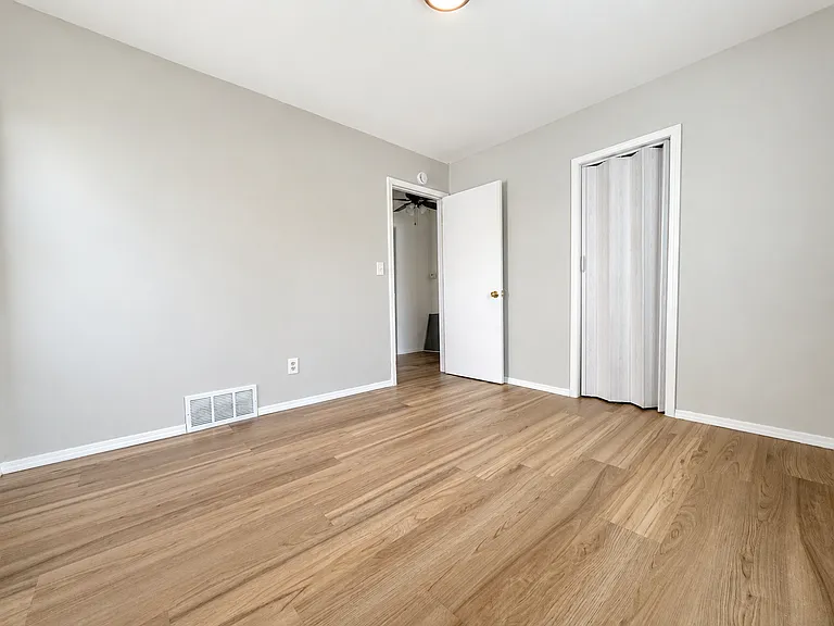 12747 Vernon Ave — Photo 16