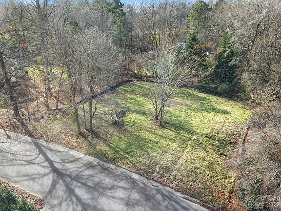 2nd image of 2957 Ellington Dr