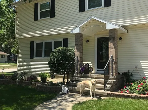 316 Oak Dr, Wayne, NE 68787