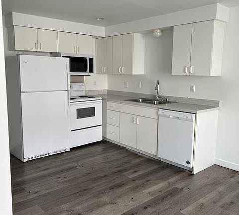 3rd image of 2614 O St #6