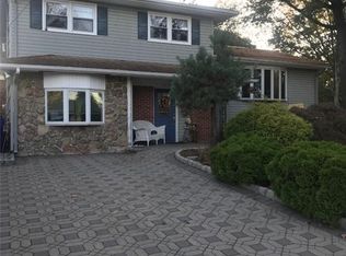 1288 Cozzens Ln, North Brunswick, NJ 08902