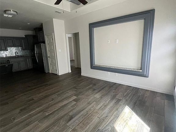 2nd image of 2604 E Garfield Ave #3
