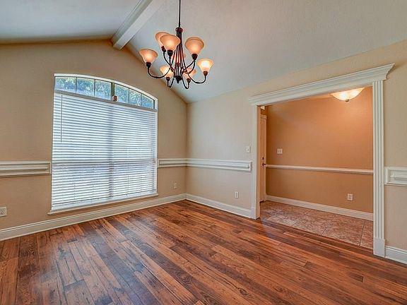 3rd image of 1027 Brown Dr