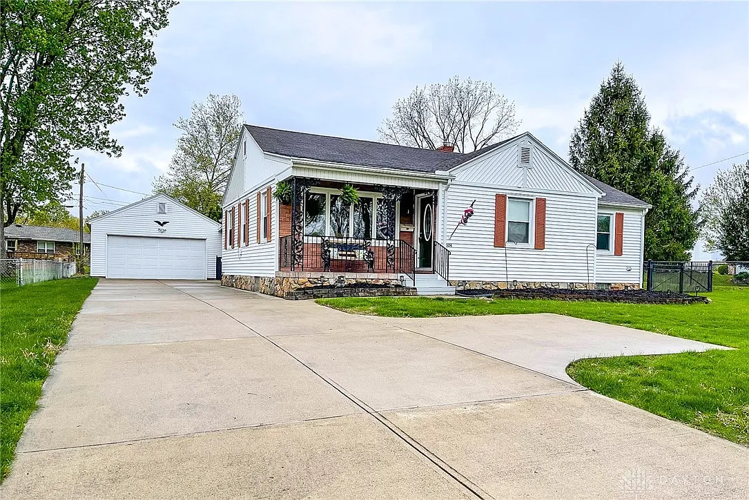 324 Woodmont Dr photo 1