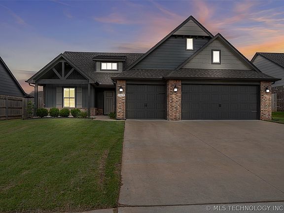 2nd image of 1423 E South Park Pl