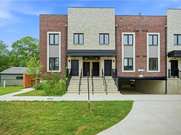 2 Slessor Blvd #12, Grimsby, ON L3M 3T2