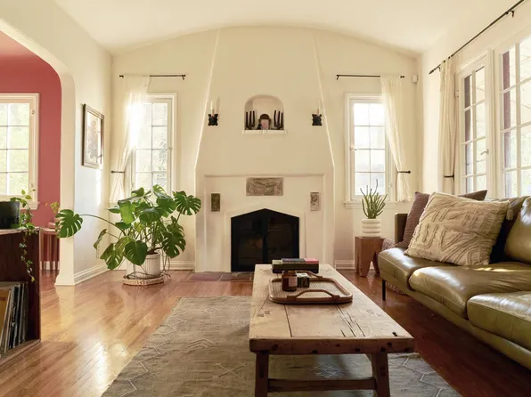 1138 Heather Sq, Pasadena, CA 91104