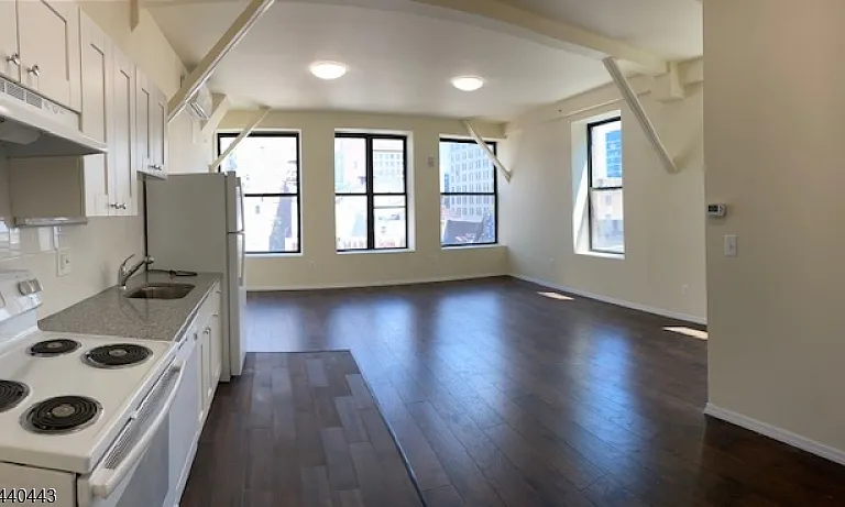 192 Market St #6B — Photo 7