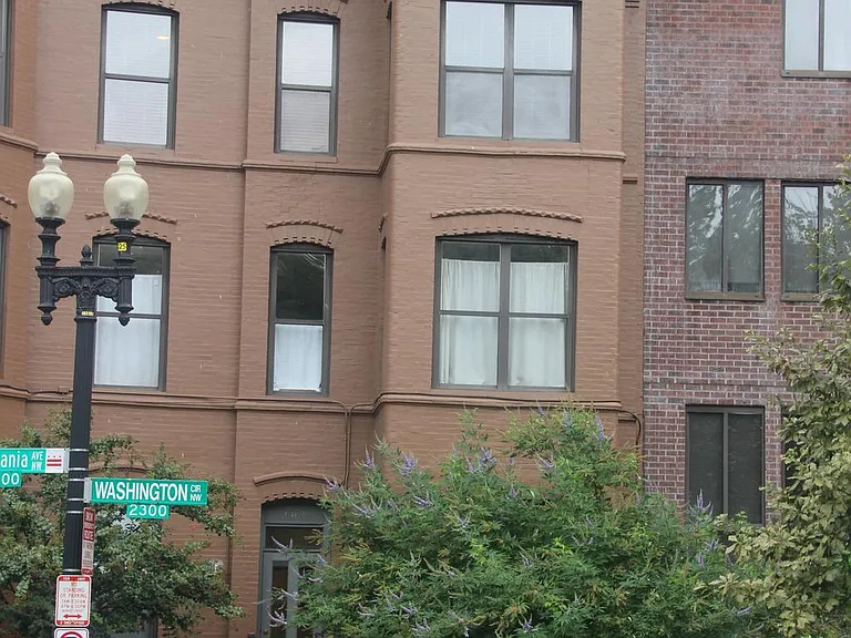 2307 Pennsylvania Ave NW #104 — Photo 2