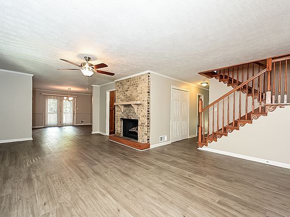 5th image of 349 Judy Dr
