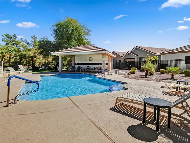 3247 E Maldonado Dr — Photo 18