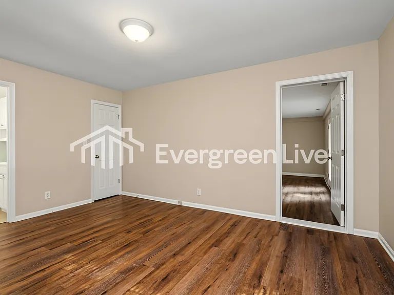 2748 Knob Hill Dr — Photo 9