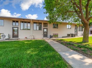 635 5th St, Windom, MN 56101