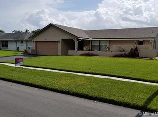 5591 SW 82nd Ave, Davie, FL 33328