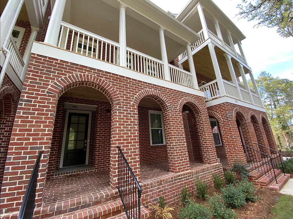 707 Brennan Dr