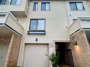 18504 Locust Point Ct, Gaithersburg, MD 20886
