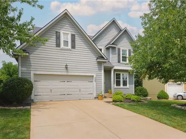 6352 Noble St, Shawnee, KS 66218