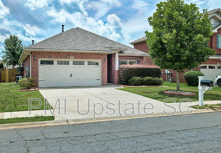 243 Scottish Ave — Photo 2