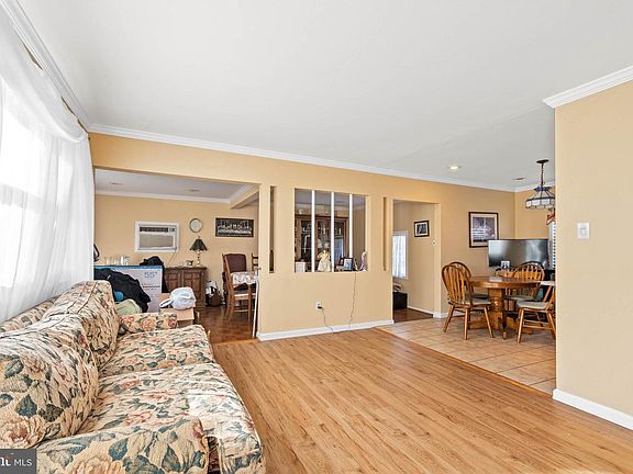 4th image of 446 Pennington Dr