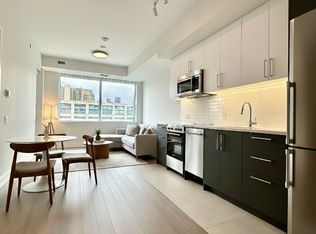 664 Spadina Ave #604, Toronto, ON M5S 2H8