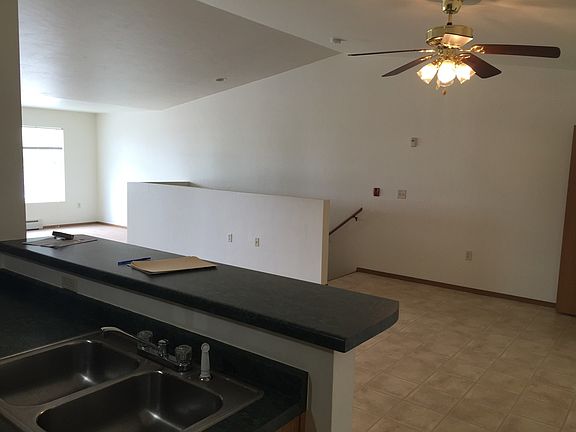 2nd image of 698 Marquette Dr APT 3