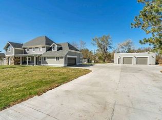 818 S Shirley Rae Dr, Farmington, UT 84025