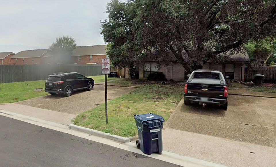 1st image of 806 Cross Timbers Dr #806