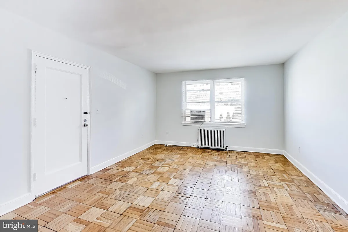 Building Photo - 1726 N Quinn St #208