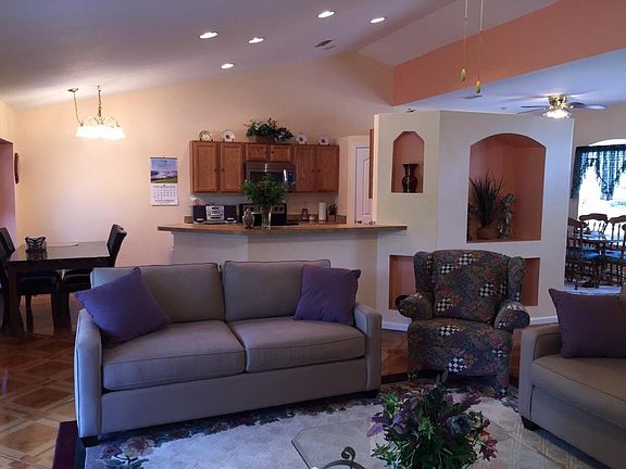 Home For Sale In PORT ST LUCIE SECTION 04