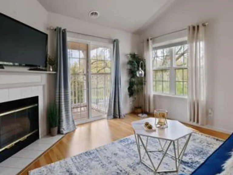 973 Misty Glen Dr — Photo 3
