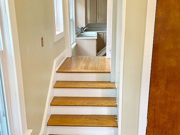 3rd image of 1010 Woodward Ave