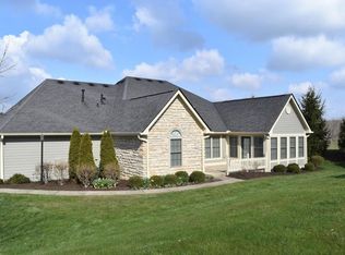 1431 Meadow Ridge Dr, Lancaster, OH 43130