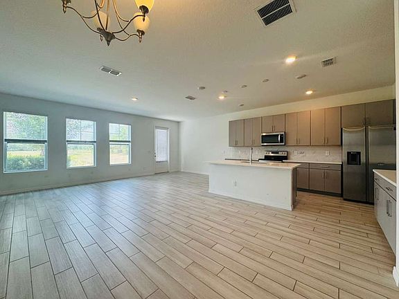 3rd image of 836 Benoi Dr
