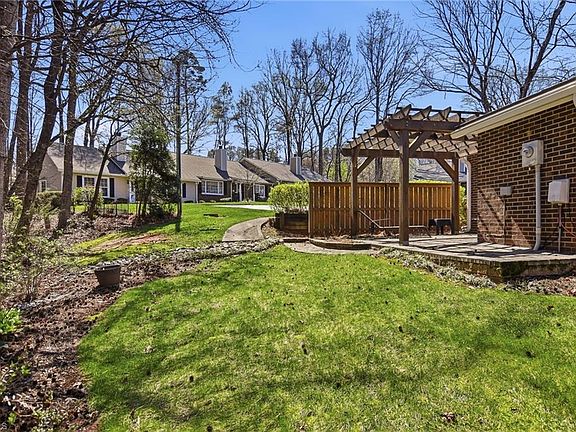 5th image of 29 Brownstone Ln
