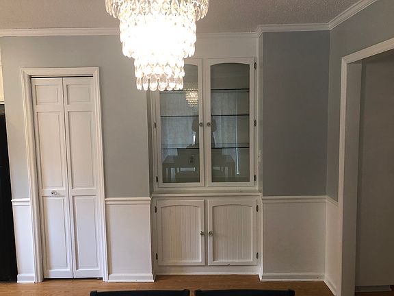 4th image of 604 Forest Ln