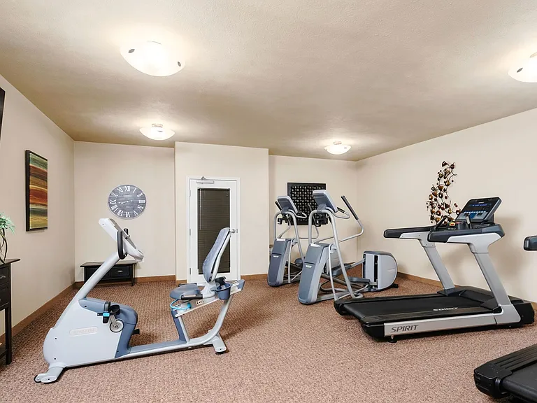 Highland Shores Apartments — Photo 11
