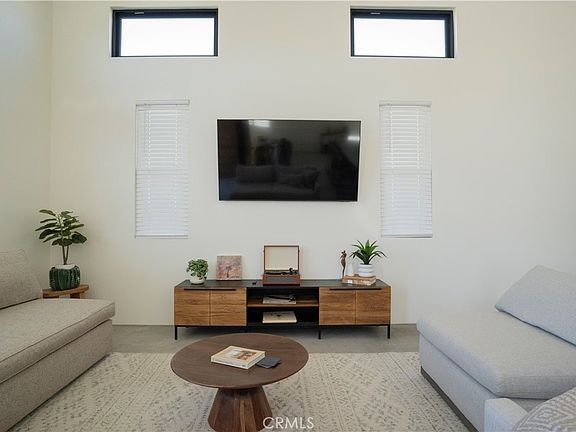 4th image of 62009 Mountain View Cir